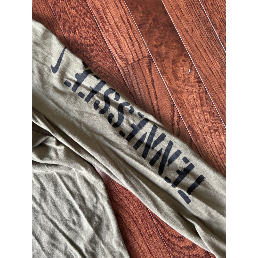 Nike Tennessee Titans Salute to Service Long Sleeve Shirt L Olive Green NFL - Picture 5 of 8